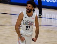 穆雷连续十五场比赛得分超过大比分获胜，SKT不断突破！(穆雷季后赛场均得分)-九游体育